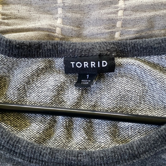 Torrid off the shoulder distressed sweater - Picture 3 of 4